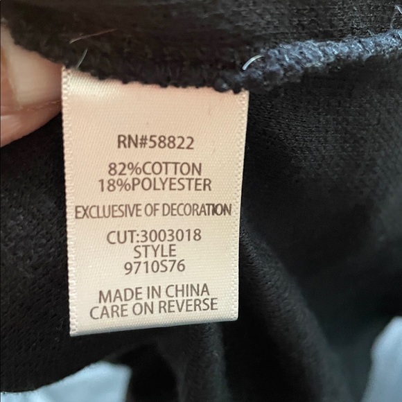 Max Studio Top Women Size M Black Textured Fabric Cropped Scooped Hemline - Picture 11 of 14